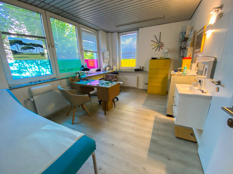 praxis-behandlungszimmer